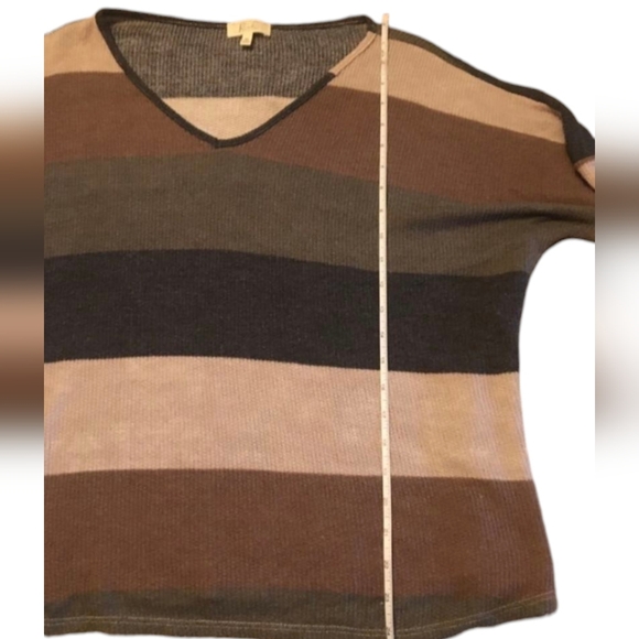 Riah Striped V-Neck Waffle Knit Fashion Sweater Woman's L/XL - Picture 2 of 4